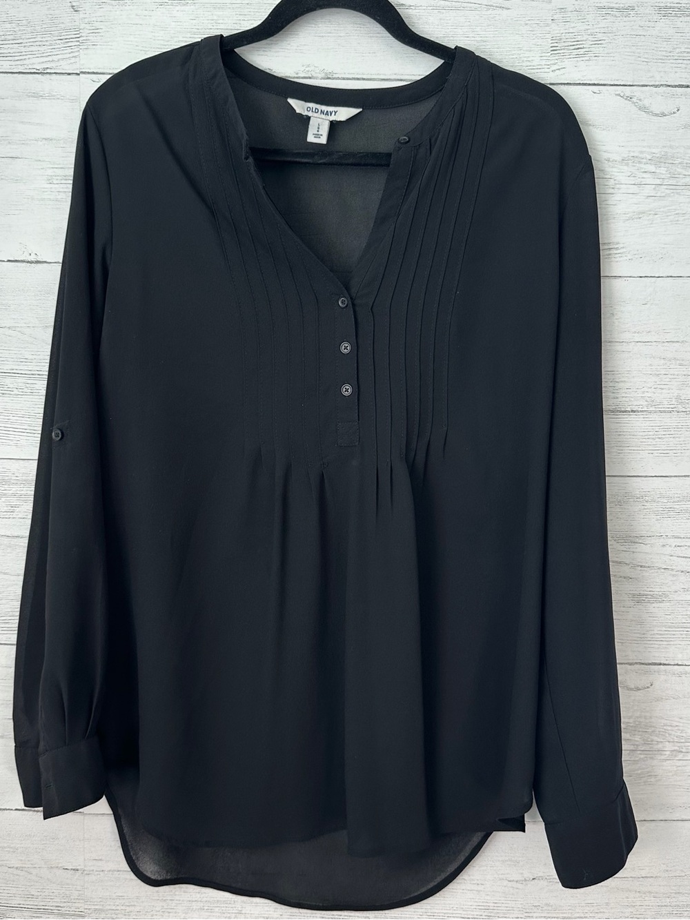 Old Navy Women's Black Pintuck V-Neck Blouse Size L